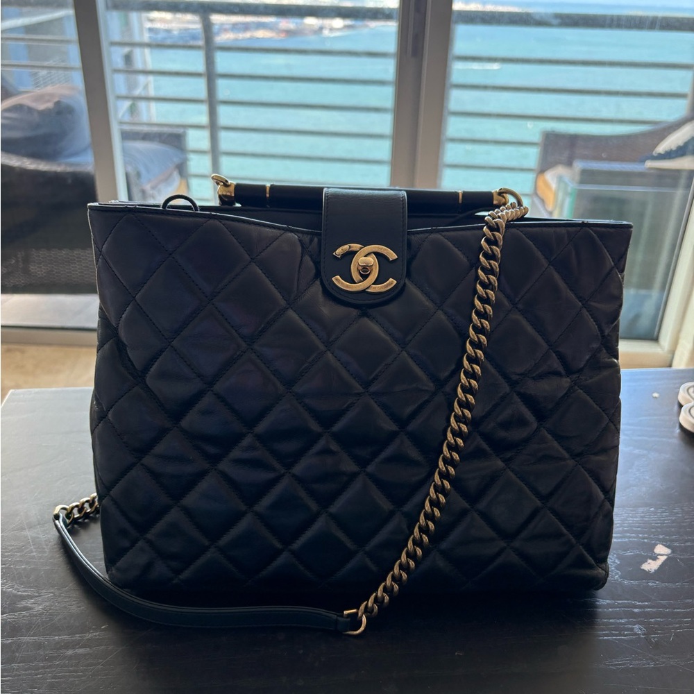 Chanel Black Quilted Shoulder Bag with Gold Chain